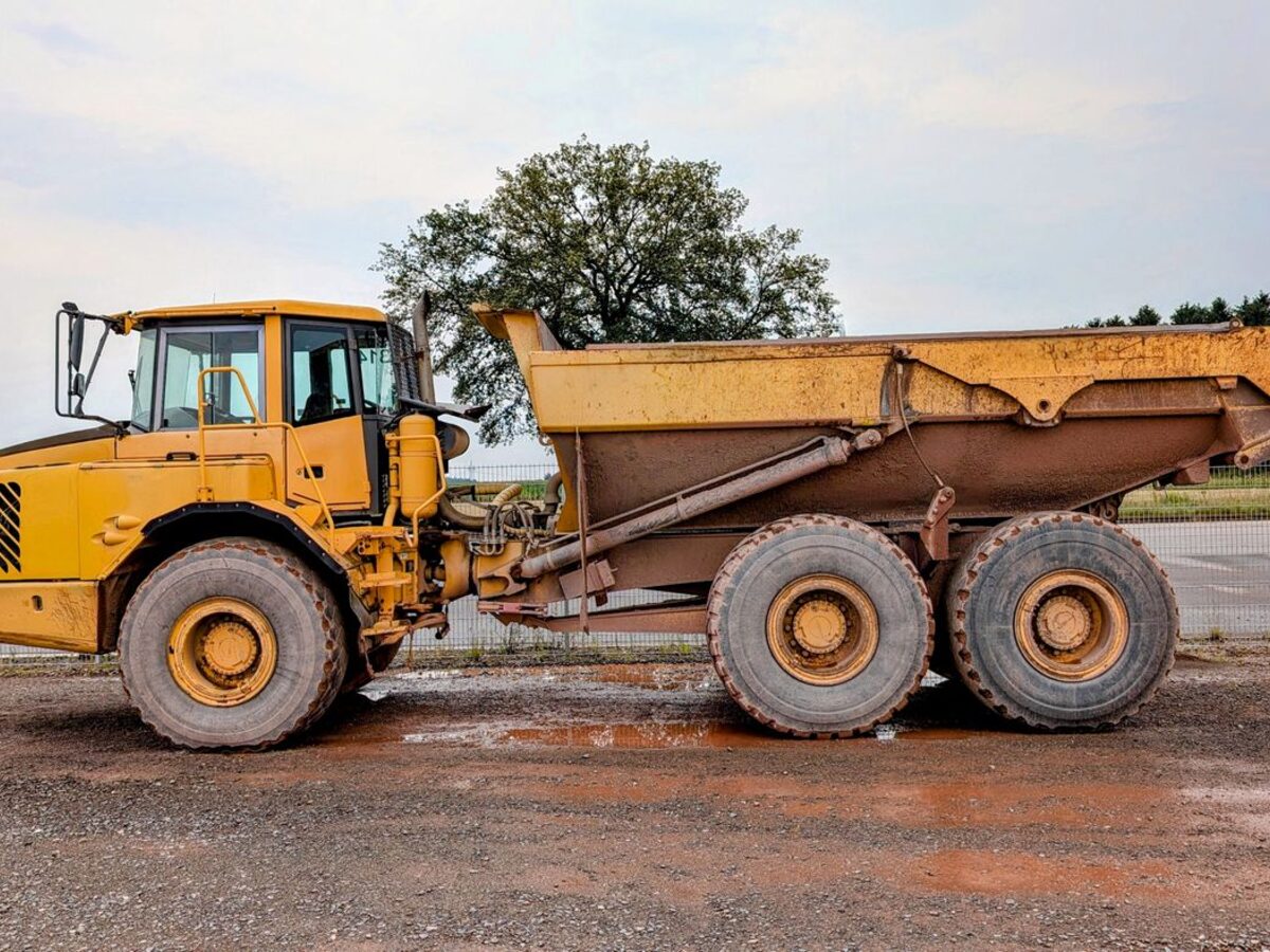 Volquete Volvo FMX 8x4